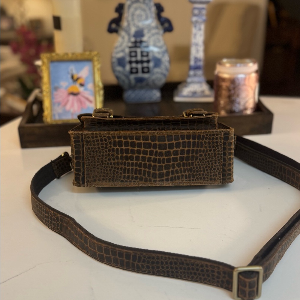 🤎 NWT FSHSUP CROCO EMBOSSED LEATHER MESSENGER BAG! - Picture 13 of 13